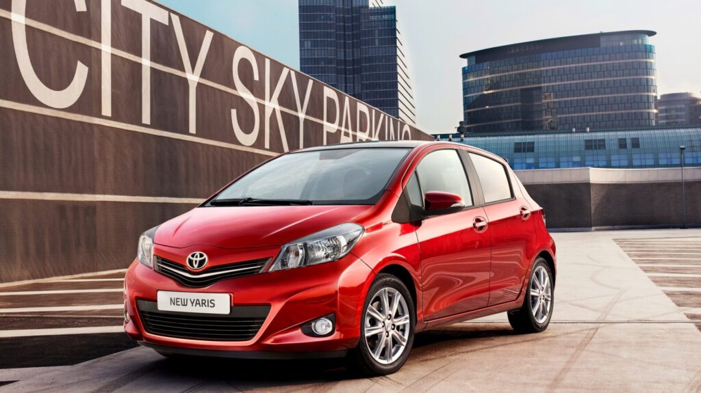 toyota yaris 2012 apertura