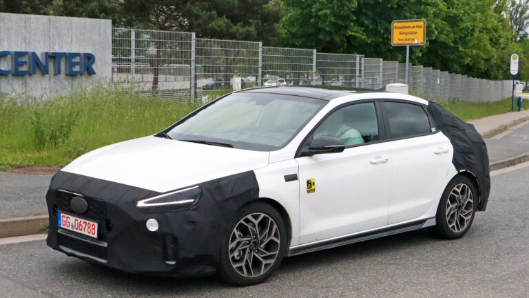 Hyundai i30 Fastback facelift 5 Apertura