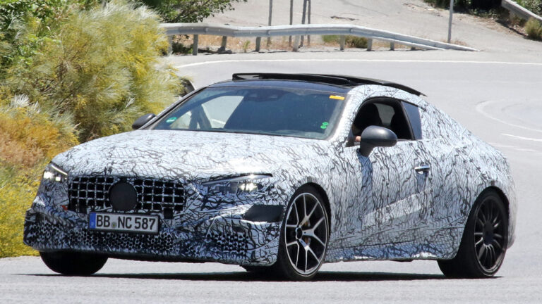 Mercedes AMG CLE63 Coupe 14 Apertura