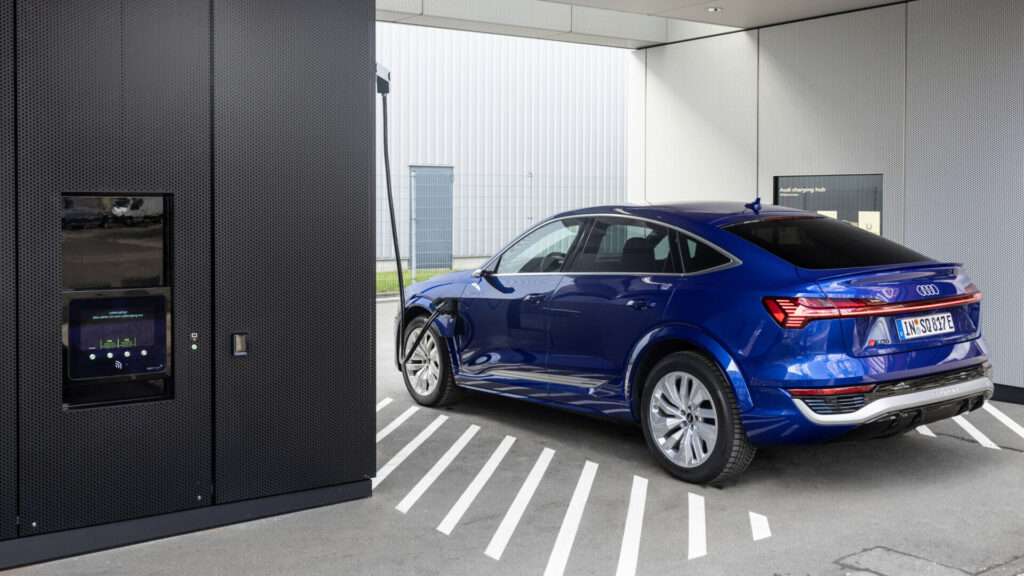 Oferta puntos de recarga Audi recargando
