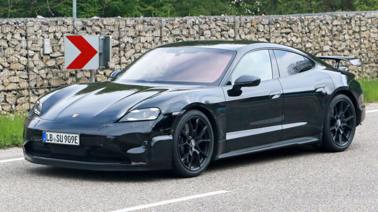 Porsche Taycan Turbo GT 6 Apertura