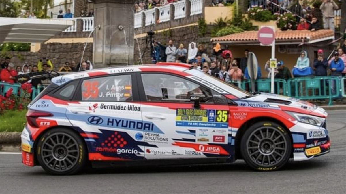 Iván Ares y José A. Pintor a por todas en el Rally Islas Canarias · A Iván Ares y José A. Pintor a por todas en el Rally Islas Canarias · A