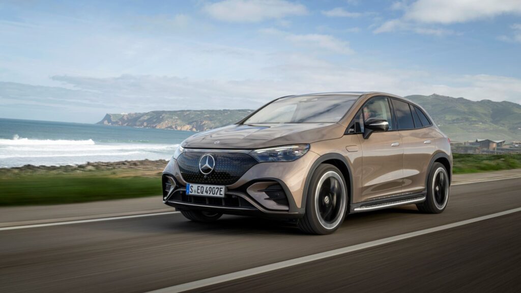 mercedes eqe suv salon de barcelona 2023 chat gpt