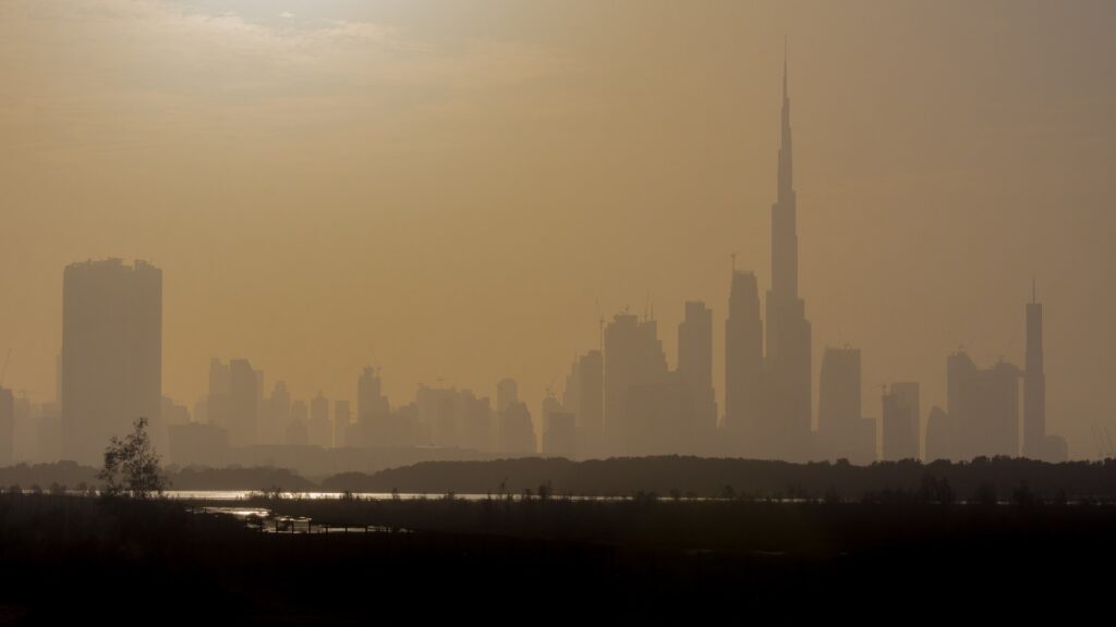 multa 120 autopista emiratos arabes unidos apertura