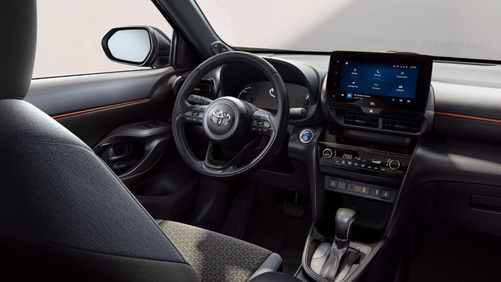 toyota-yaris-cross-jbl-limited-edition-interior
