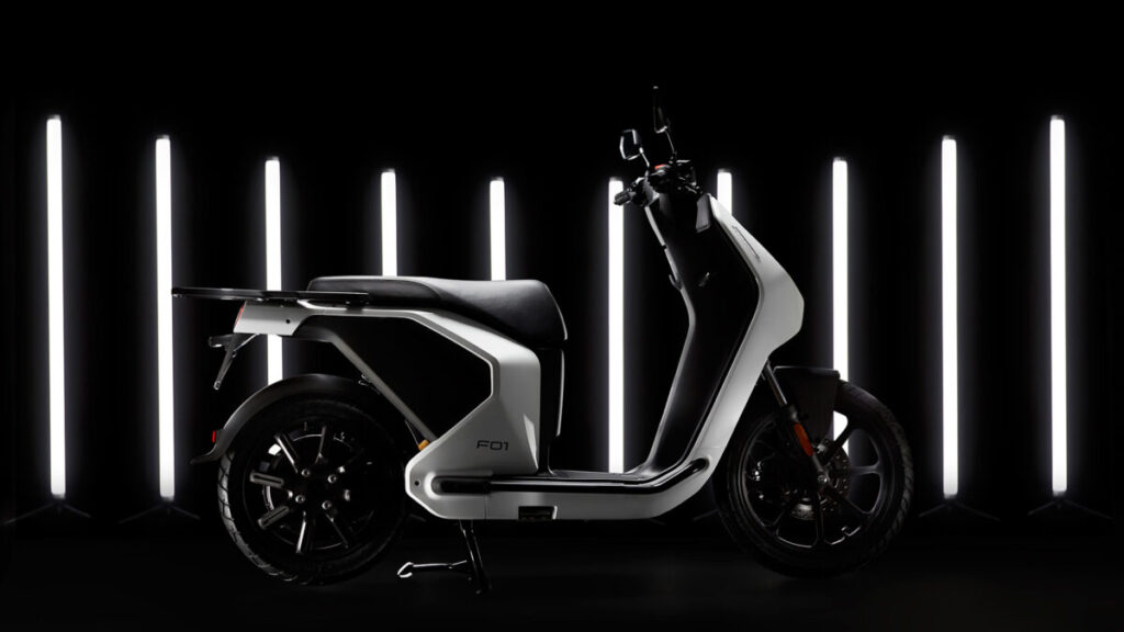 v-moto-soco-f01-1200x675