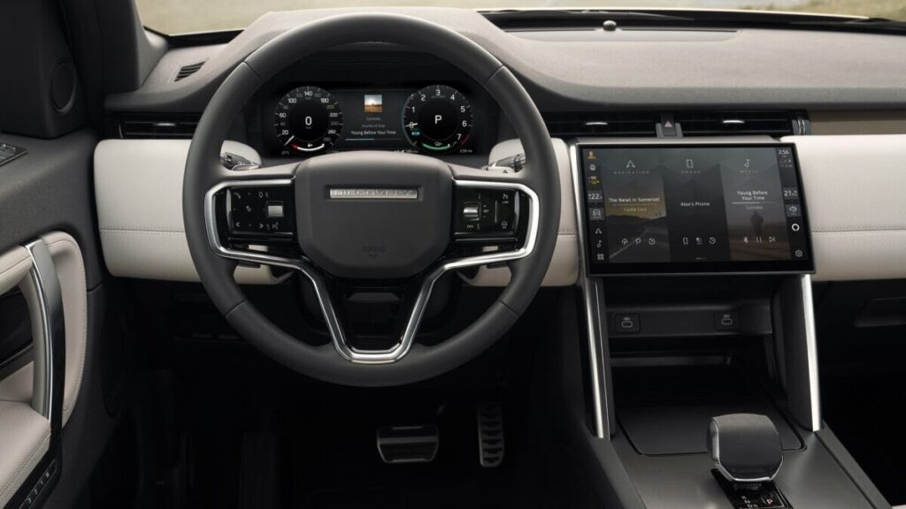 Land Rover Discovery Sport 2023 (4)