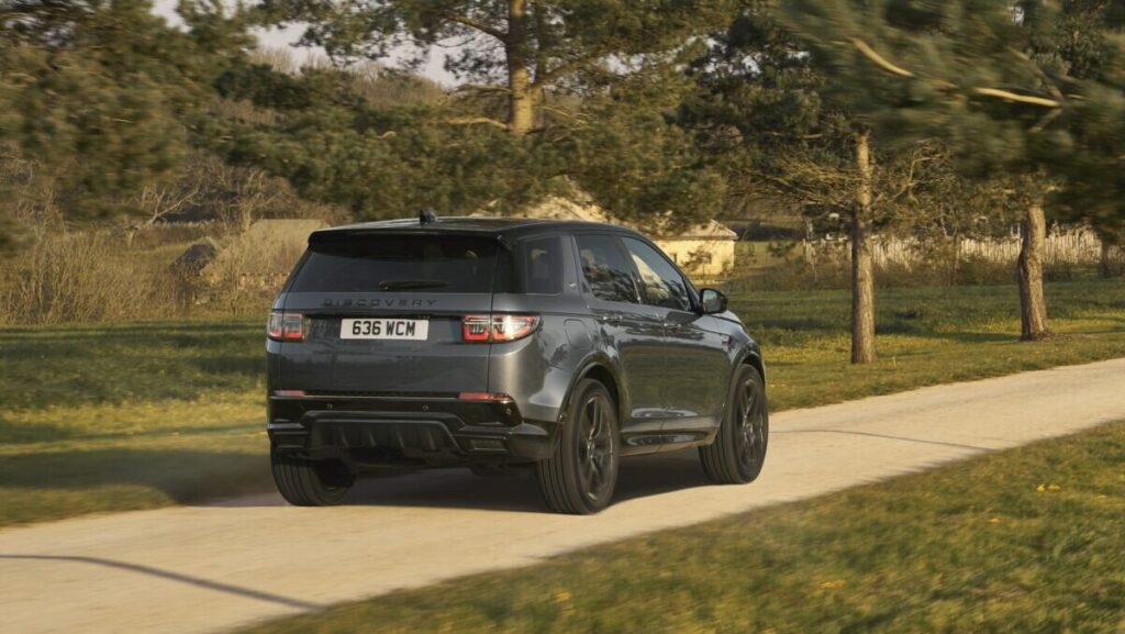 Land Rover Discovery Sport 2023 trasera