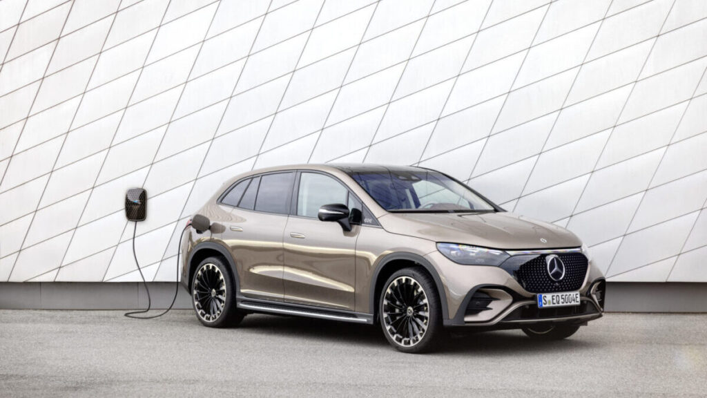 Mercedes EQE SUV 2023 recarga