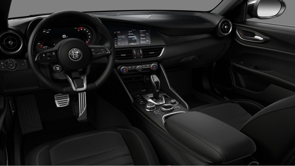 Alfa Giulia interior