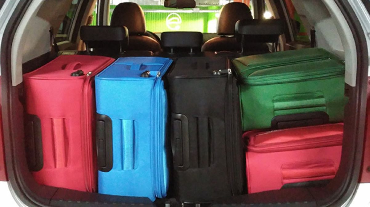 Cómo transportar equipaje extra en el coche de forma segura y legal