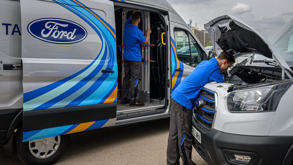ford-pro-taller-movil-2