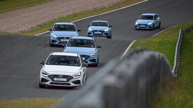 hyundai driving experience desktop intro gallery track experience 04 1856x e1685629698421