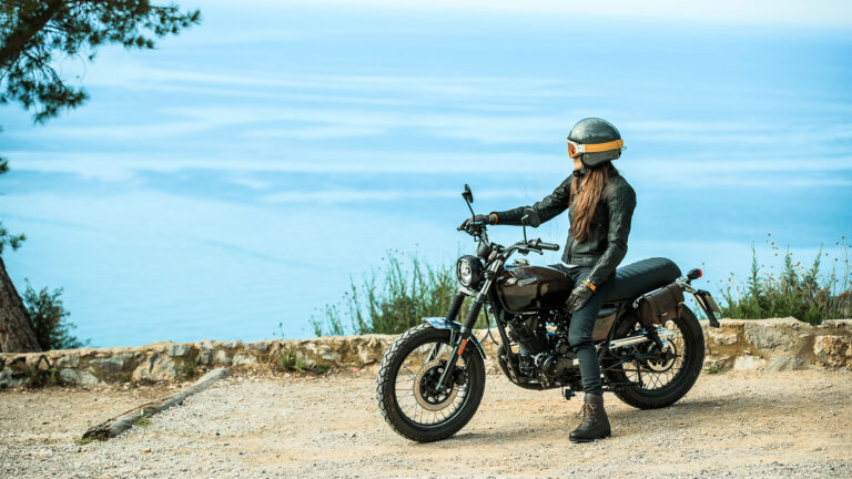 ndp brixton cromwell125 accion 1