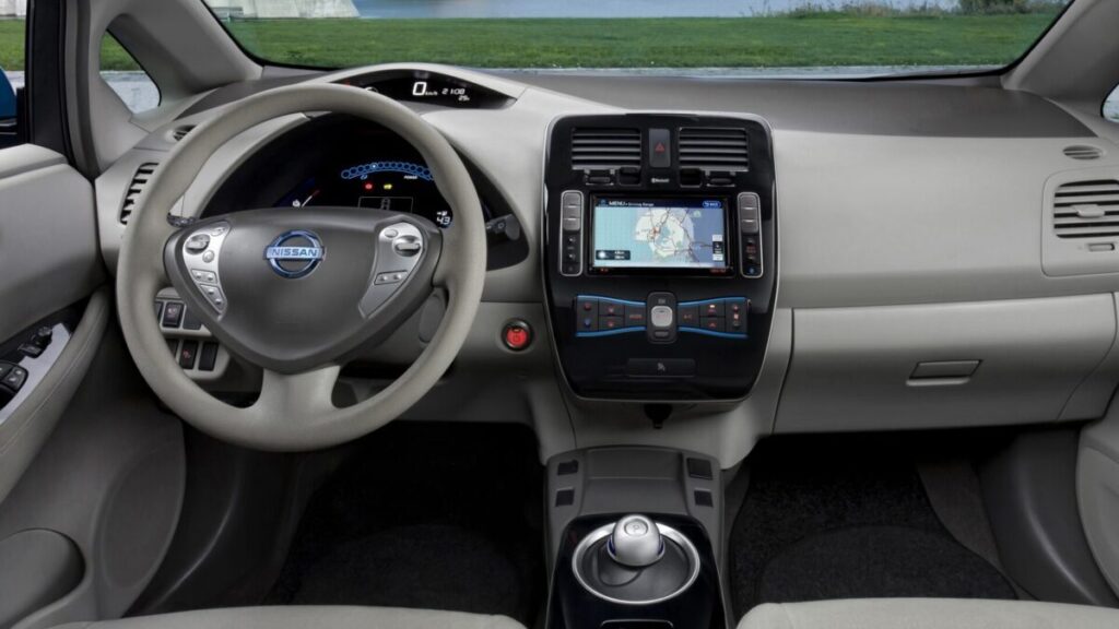 Nissan Leaf salpicadero