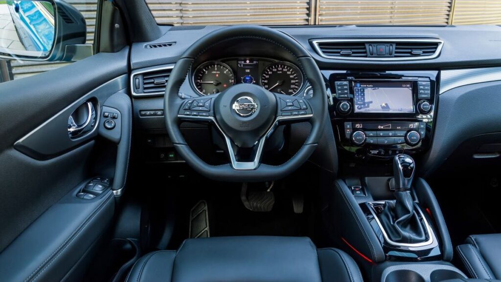 Nissan_Qashqai_2023_oferta_interior