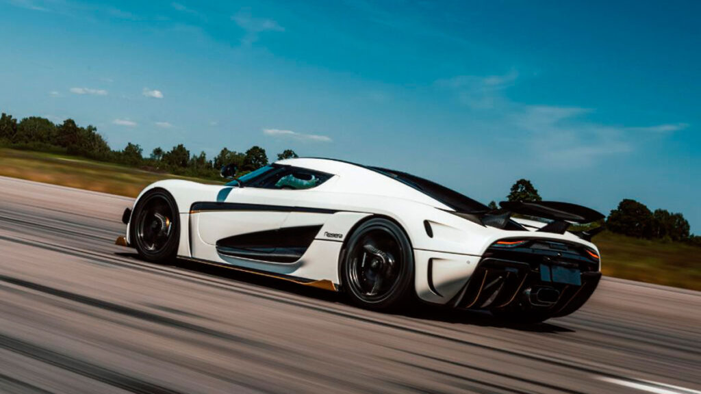 record-koenigsegg-regera-2023-2