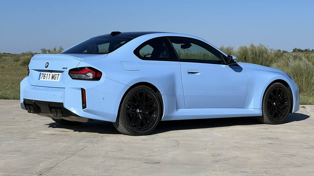 BMW-M2-2023-manual-Autofacil-trasera-1