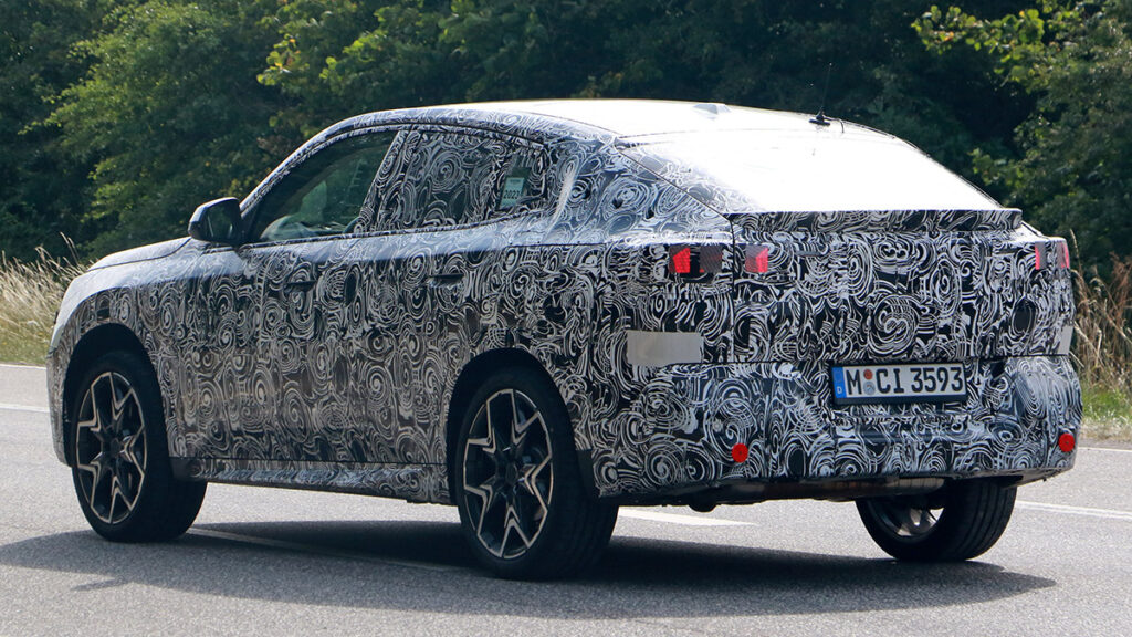 BMW X2 base less camo 15