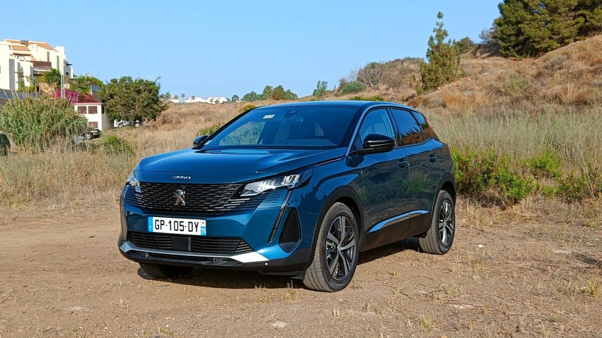 Peugeot 3008 Mild Hybrid 2023 34 del parado