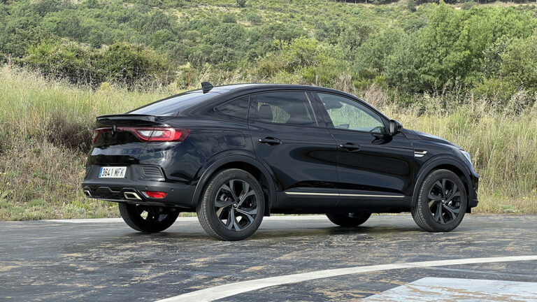 Renault Arkana E TECH 2023 57