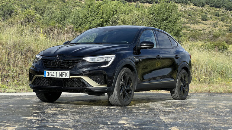 Renault Arkana E TECH 2023 frontal