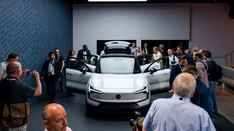 Volvo EX30 reveal event e1689332072634