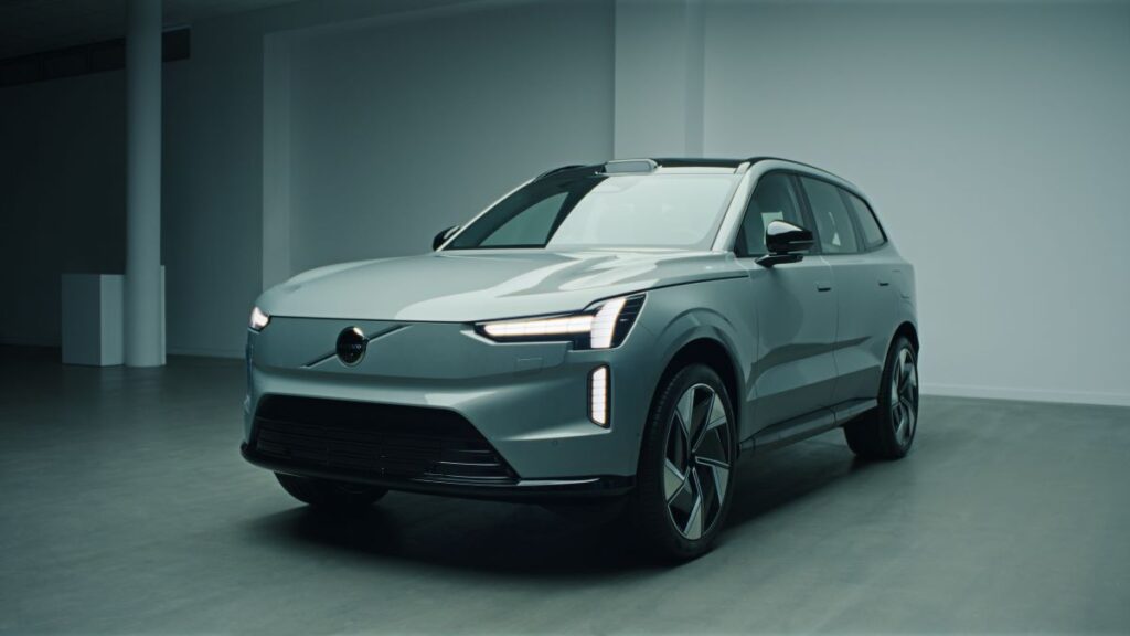 Volvo_EX90_exterior