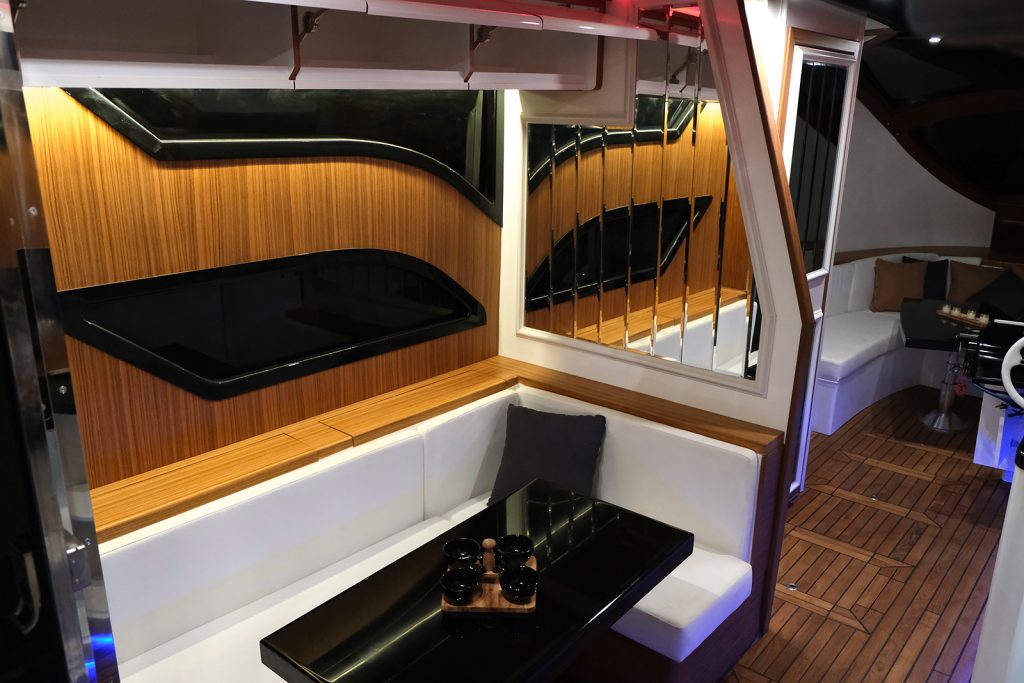 caravana anfibia Sealvans interior