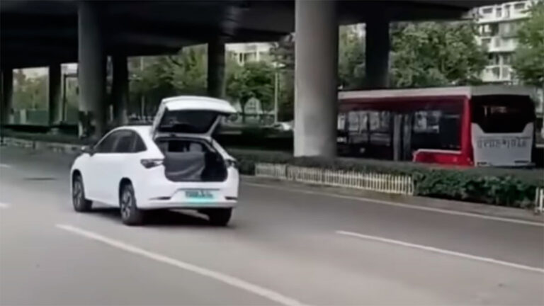 coche chino pierde bateria