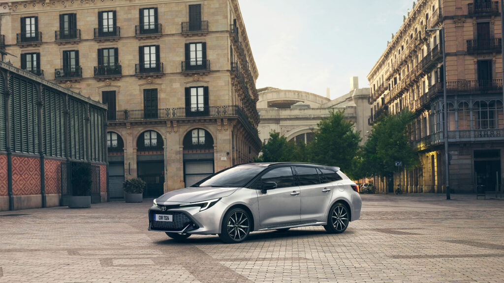 corolla-touring-sports-electric-hybrid-2024