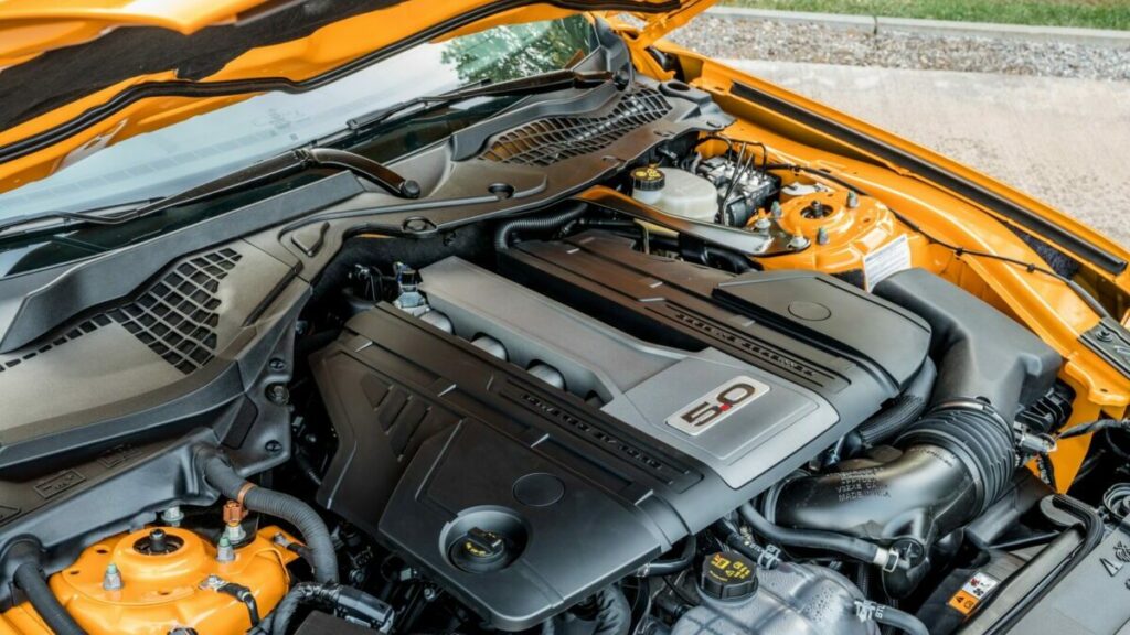 Ford Mustang motor V8