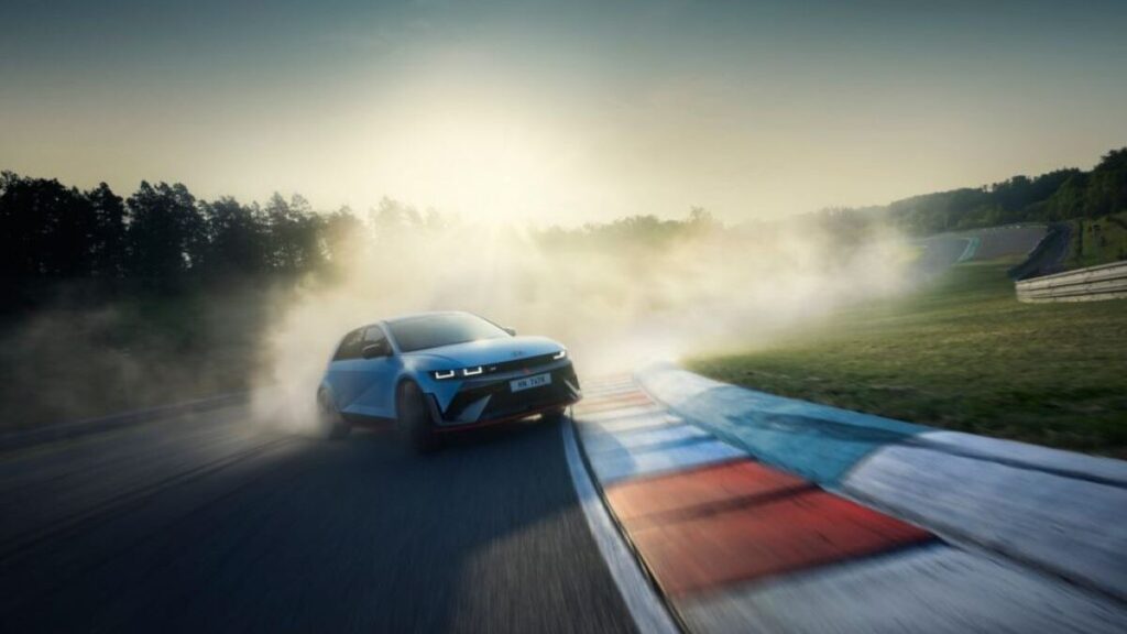 hyundai-ioniq-5-n-debut-goodwood-2023-circuito-exterior-e1689414427672