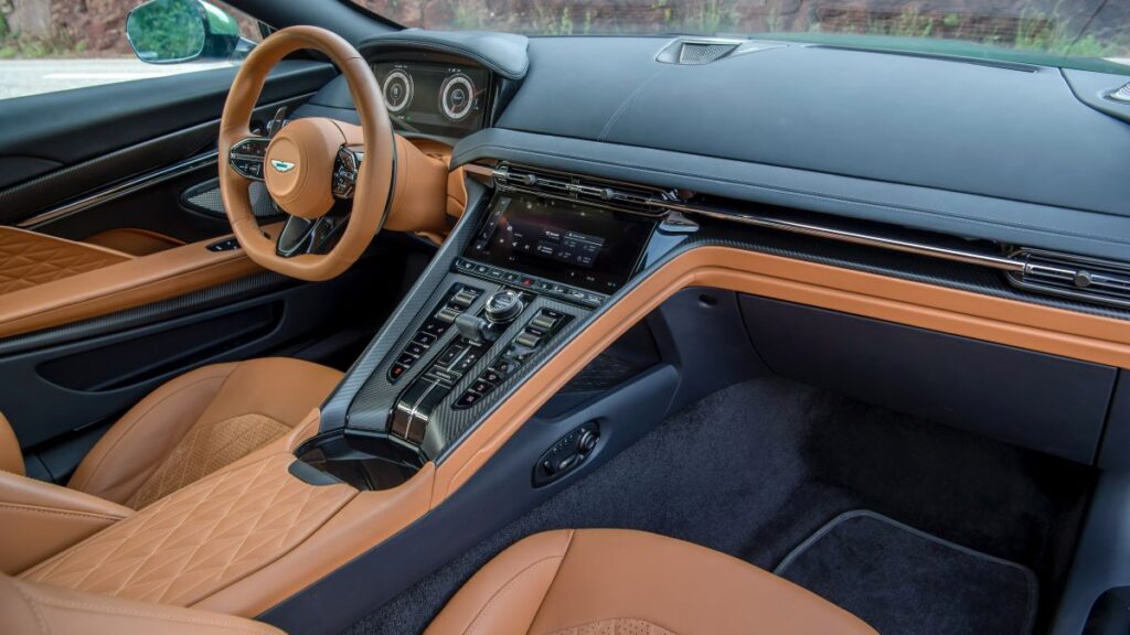 interior-DB12