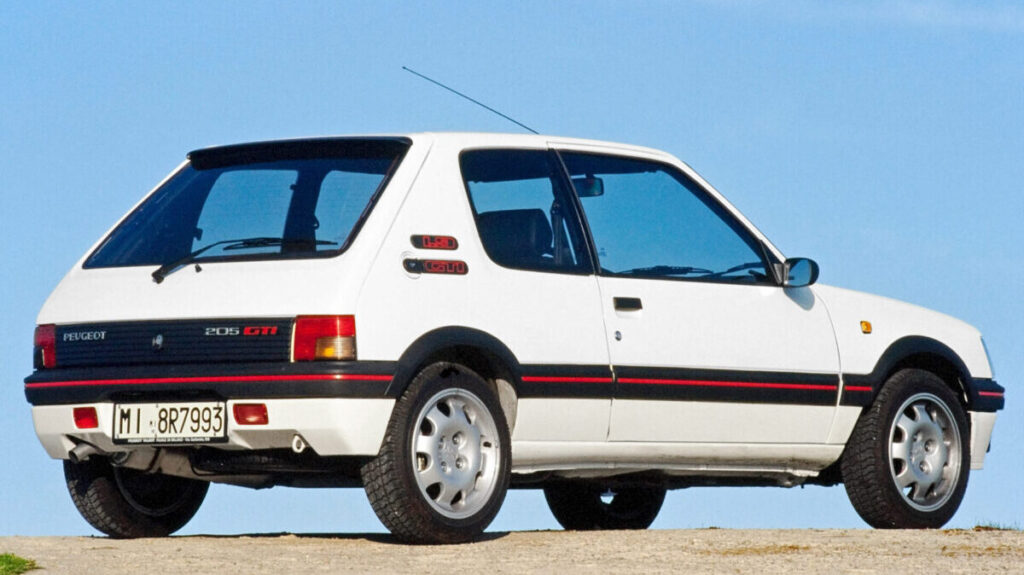 peugeot_205_1.9_gti_32-e1689257838483