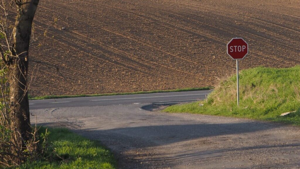 radares de cruce señal de stop