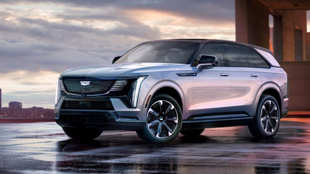2025-cadillac-escalade-iq-sport-004