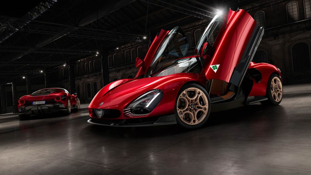 Alfa Romeo 33 Stradale 2024 apertura