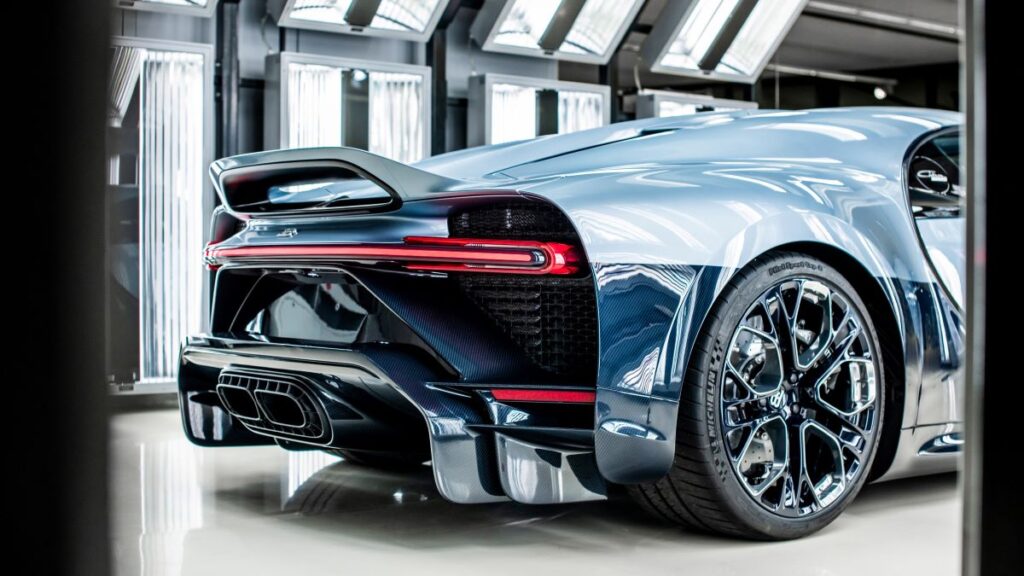BUGATTI_CHIRON-Profilee-trasero