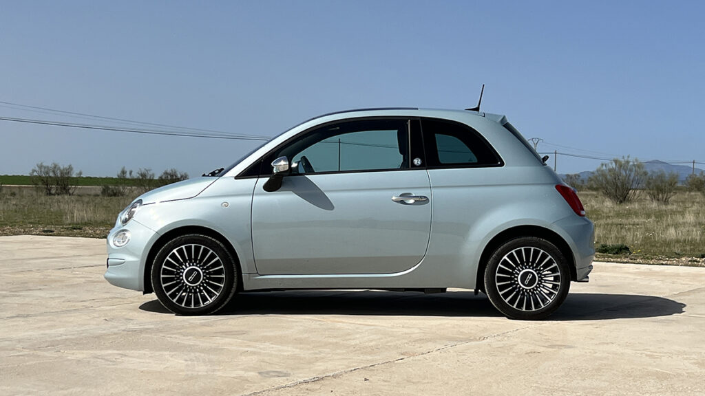 Fiat_500_Hybrid_coches_para_alquilar