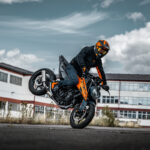 Las nuevas KTM Duke monocilíndricas cambian drásticamente para 2024