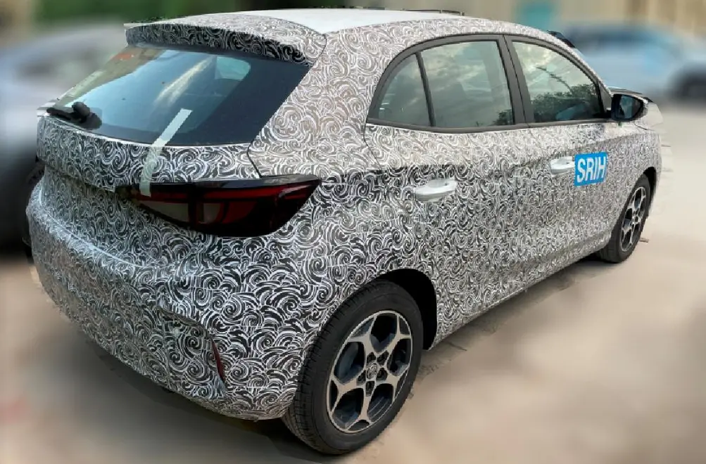 MG MG3 foto espia trasera
