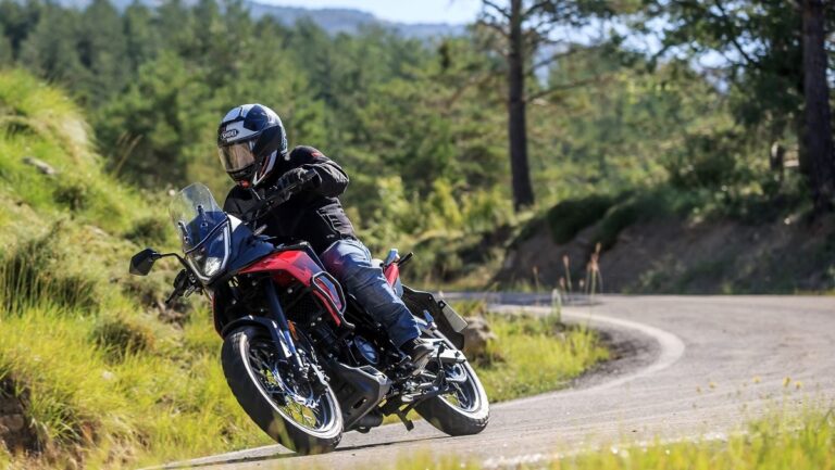 Macbor Montana XR1 125 accion  8 1