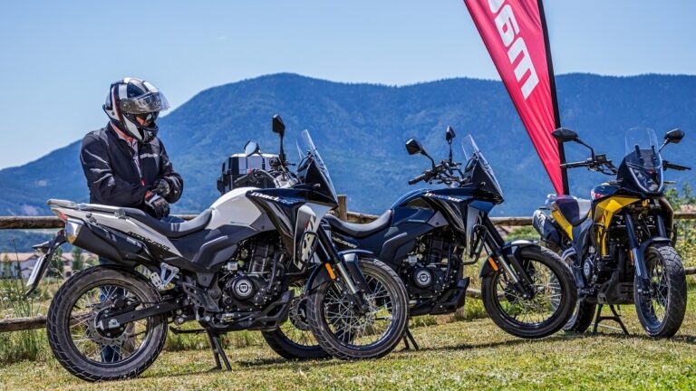 Macbor Montana XR1 125 estatica piloto 2 1