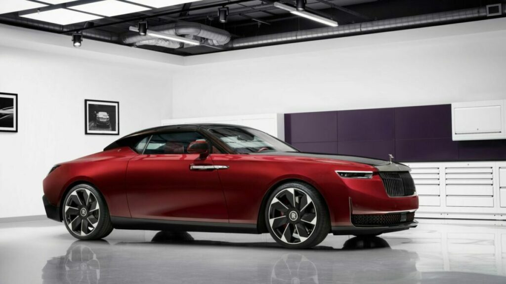 Rolls Royce La Rose Noire Droptail cerrado