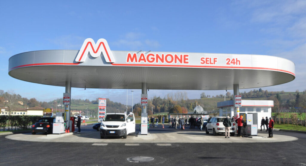 Stazione di servizio Gasolina precio de la gasolina Italia