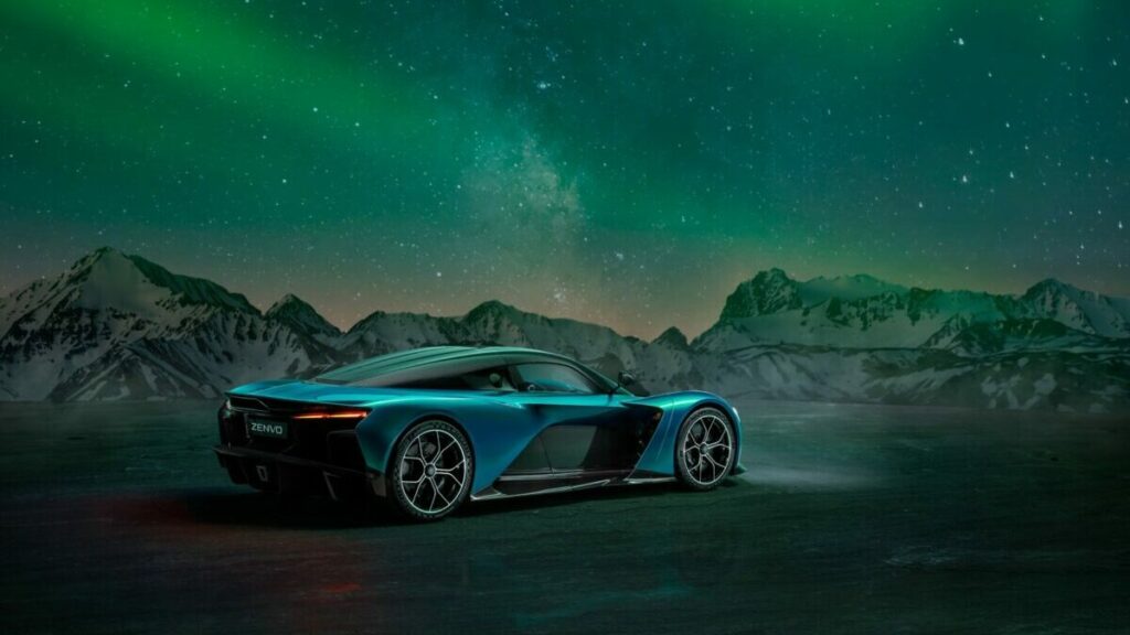 Zenvo Aurora Tur trasera