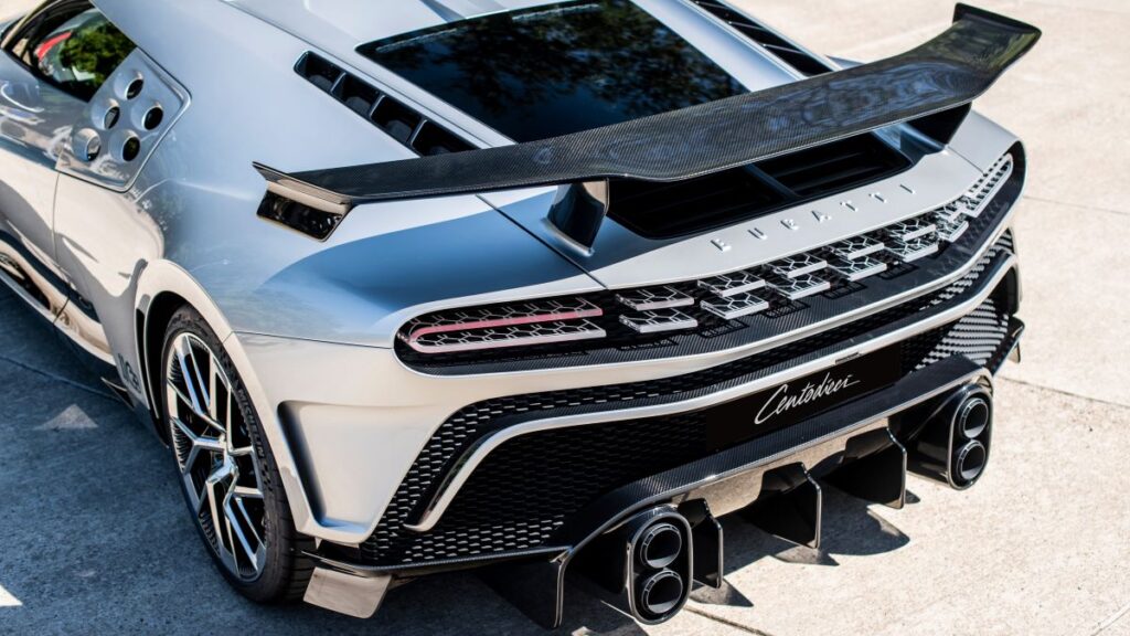 bugatti_centodieci_culo