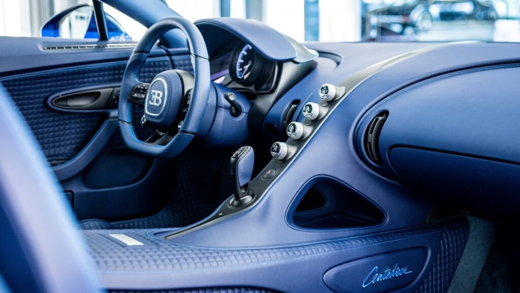 bugatti_centodieci_interior