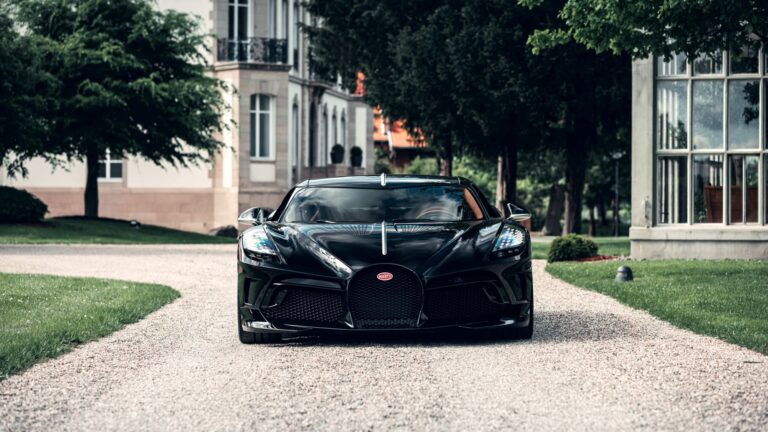 bugatti la voiture noire 99